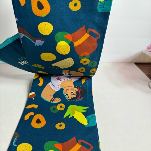 NWT. Disney Potholder And Towel set. Epcot Food And Wine Encanto design. - Picture 8 of 9